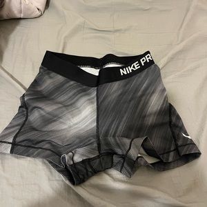 Nike pro spandex, grey pattern, small